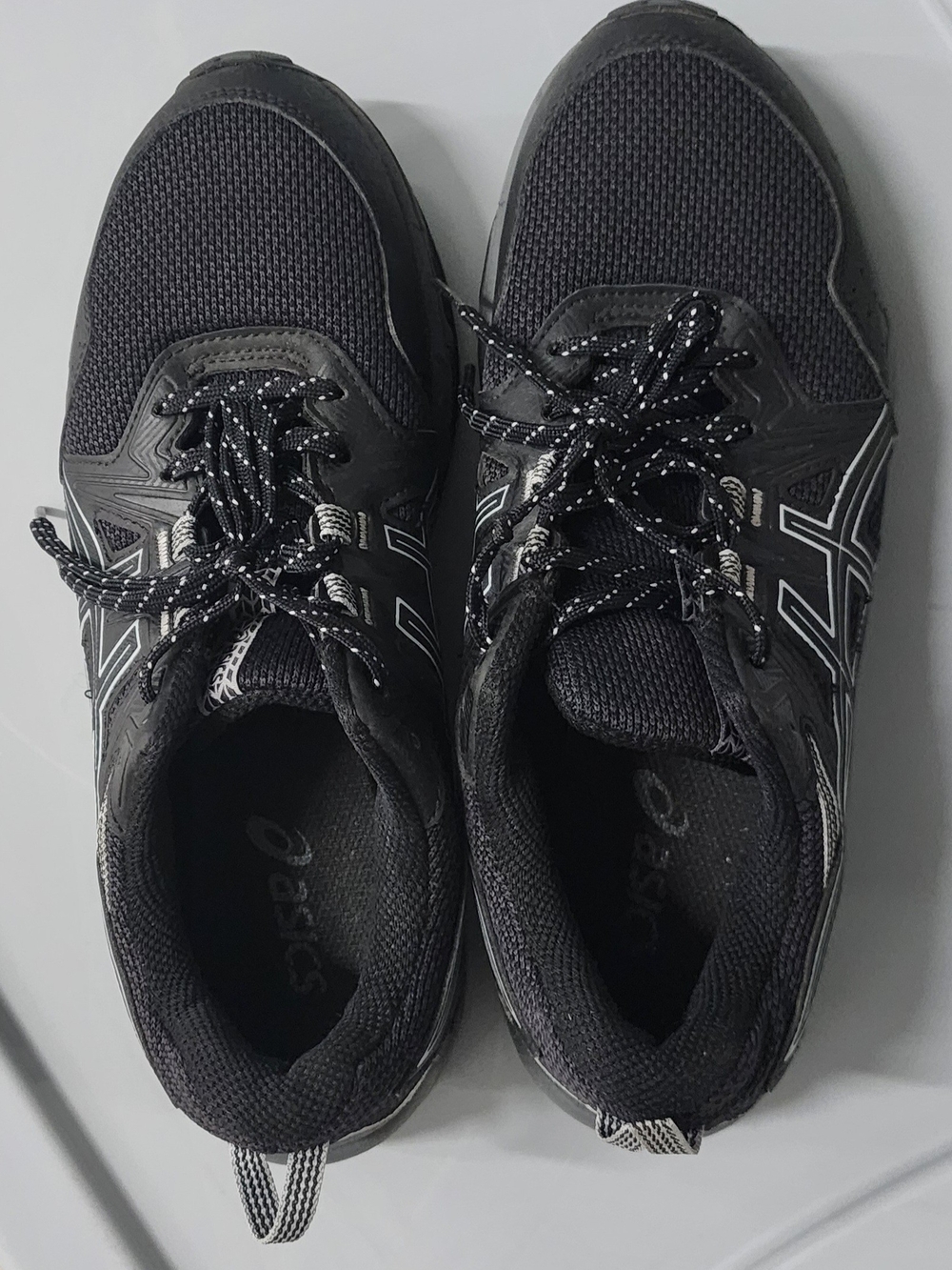 ASICS Black Men's Athletic Running Sneakers with Reflective Accents